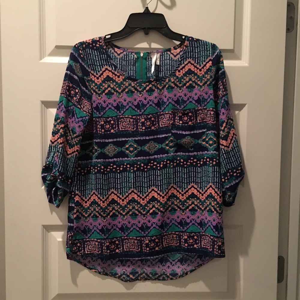 3 quarter length patterned top